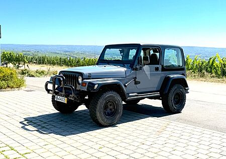Jeep Wrangler SAHARA TJ 4.0 AUTOMATIK - 1.HAND