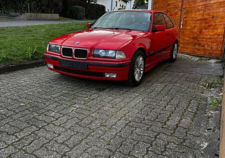 BMW 318iS Coupe