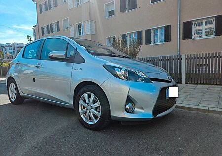 Toyota Yaris Hybrid 1 Hand, Rentnerfahrzeug,91000 km