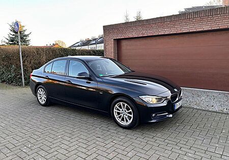 BMW 316d Sport Line Sport Line Scheckheft