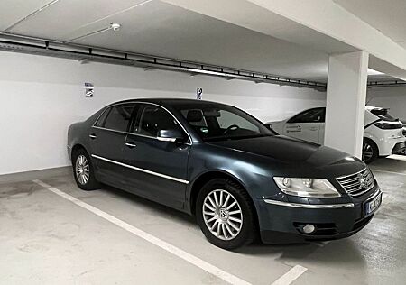 VW Phaeton Volkswagen 4.2 V8 4MOTION Tiptronic 5-Sitzer -