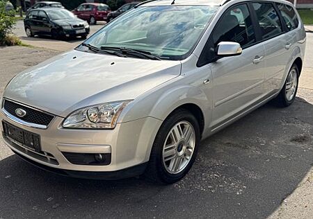 Ford Focus 1,6 Ti-VCT Ghia Turnier Ghia