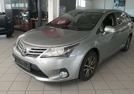Toyota Avensis gebraucht kaufen Toyota Avensis Kombi Edition Navi Xenon
