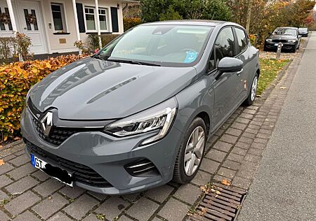 Renault Clio TCe 100 Experience Experience, 1. Hand