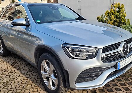Mercedes-Benz 300 GLC de 4MATlC, AMG Line