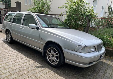 Volvo V70 2.4 103kW - Familienauto mit viel Platz