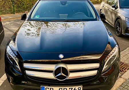 Mercedes-Benz GLA 220 d 4MATIC DCT -