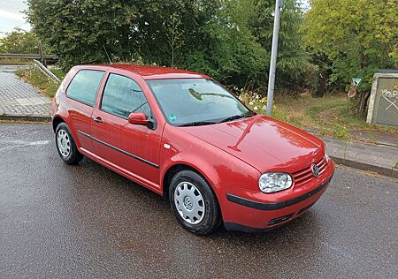 VW Golf Volkswagen 1.6 Benzin Tüv April 2027