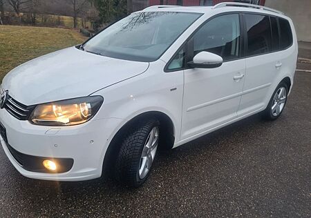 VW Touran Volkswagen Life AHK Panoramadach DSG Navi