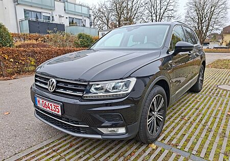 VW Tiguan Volkswagen Highline 4M ACC AHK DAB Service neu