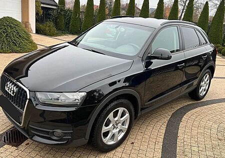 Audi Q3 2.0 TFSI S tronic quattro -2 Hand Navi