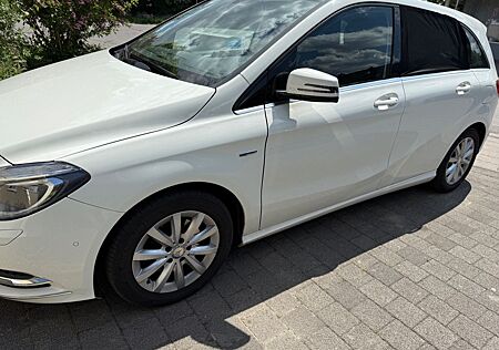 Mercedes-Benz B 200 -