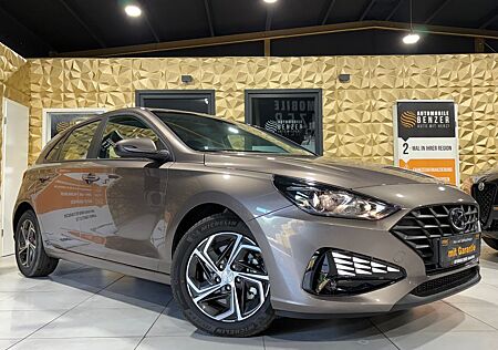 Hyundai i30 Select Mild-Hybrid/PDC/DAB/SHZ/KLIMA/TEMPOMA