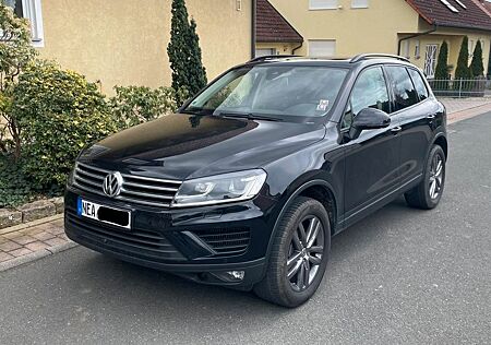 VW Touareg Volkswagen 3.0TDI Exclusive Pano ACC AHK 360° 8fach