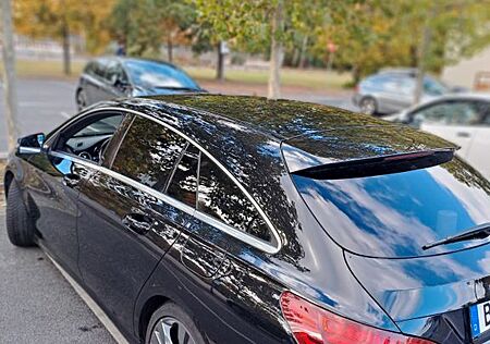 Mercedes-Benz CLA 180 Shooting Brake -