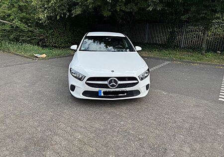 Mercedes-Benz A 180 -