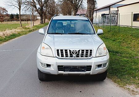 Toyota Land Cruiser 3.0 D-4D Automatik / Leder / 4x4
