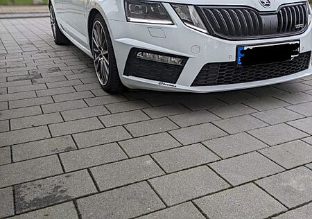 Skoda Octavia 2.0 TDI SCR DSG RS Combi RS