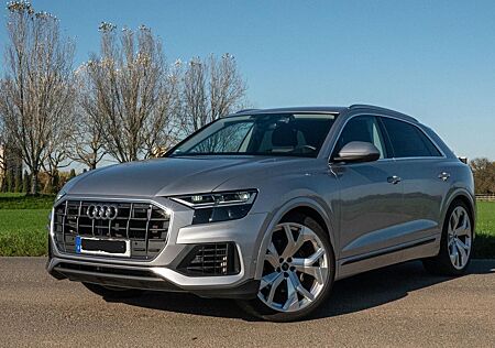 Audi Q8 55 TFSI quattro tiptronic competition pl ...