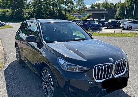 BMW X1 xDrive23i M-Sportpaket, AHK, Massage Sitz DAB