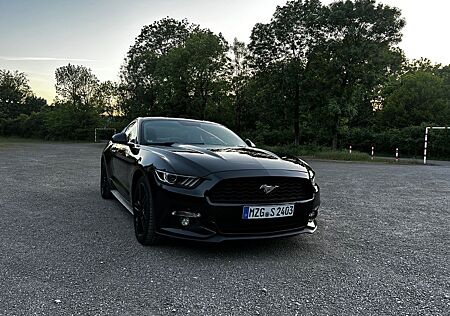 Ford Mustang 2.3 EcoBoost -
