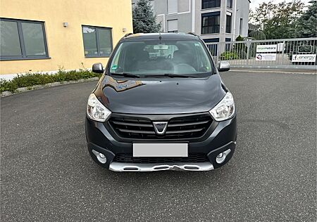 Dacia Lodgy TCe 115 Stepway Celebration Stepway Ce...