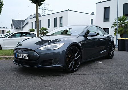 Tesla Model S 85 free Supercharging