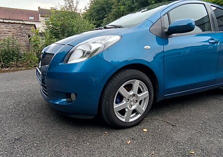 Toyota Yaris 1,3-l-VVT-i Executive Executive