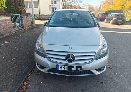 Mercedes-Benz B 180 B180 Diesel Automatik AHK Scheckheft unfallfrei