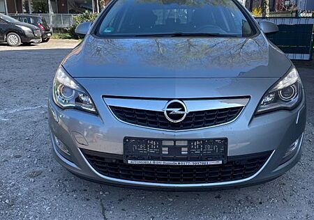Opel Astra Sports Tourer 1.4 Turbo Edition 140 ps