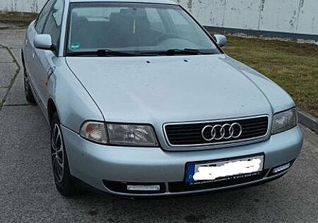 Audi A4 1.6 -Klima, AHK, Funkschlüssel, TÜV neu