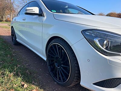 Mercedes-Benz CLA 250 DCT Urban