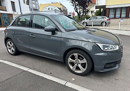 Audi A1 Sportback sport*XENON*PDC*DSP-SOUNDSYSTEM