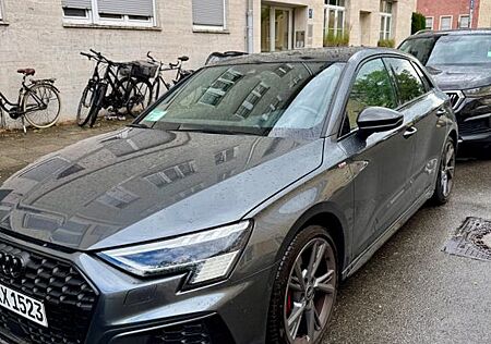 Audi A3 35 TFSI S line Sportback Matrix LED Pano Navi