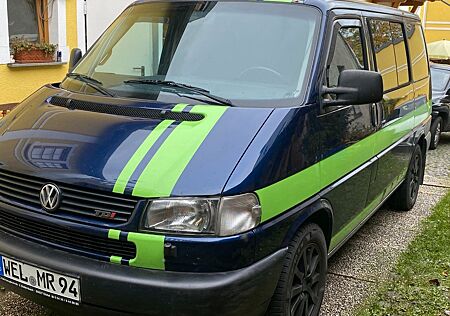 VW T4 Caravelle Volkswagen 2,5-l-Diesel TDI mit Rollstuhlrampe