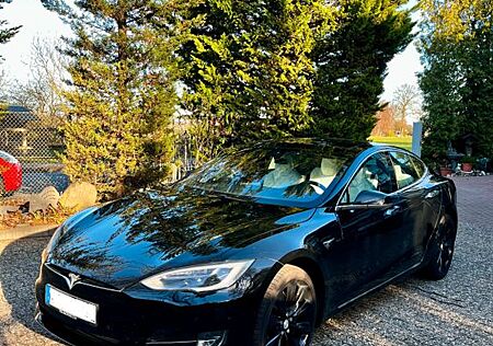 Tesla Model S 100