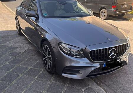 Mercedes-Benz E 220 d AMG/360Cam/Widescr/HeadUp/Memory
