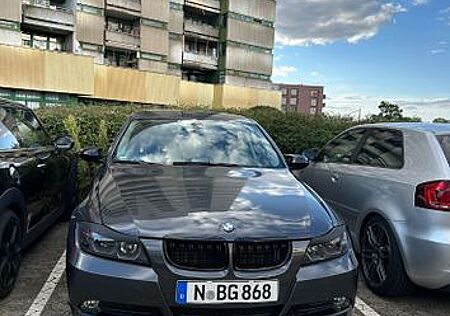 BMW 320i 2006 Sportliches Design, 150 PS