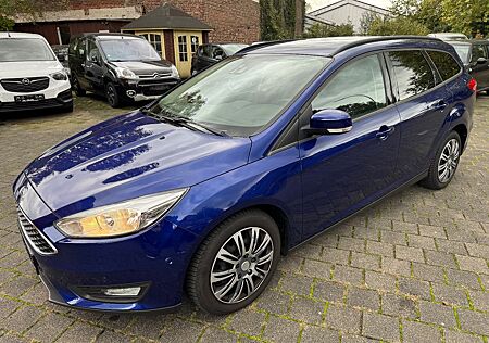 Ford Focus Turnier 1,5 Titanium/TOP/TÜV 10/2026/PDC/+