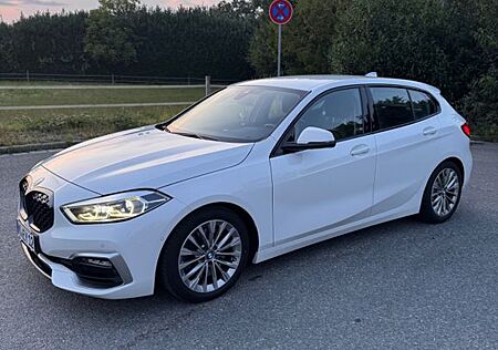 BMW 120d Luxury Line *HUD* AHK * PDC * LED