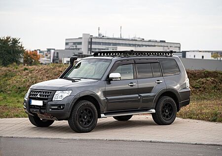 Mitsubishi Pajero 3,2 DI-D AT | StHz | Winde | Dachträger