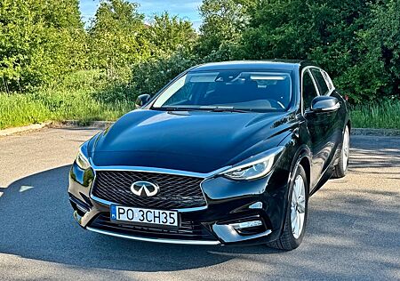 Infiniti Q30 1.5d automatik 7DCT, Sommer & Winterreifen