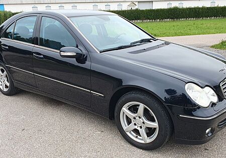 Mercedes-Benz C 220 C220Cdi Limusine/Bi-Xenon/ Automatik/Leder/NAVI/