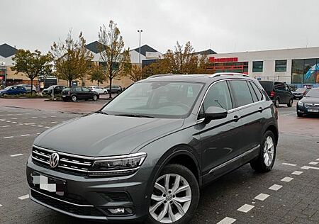 VW Tiguan Volkswagen Highline 2.0 TDI 4Motion BlueMotion