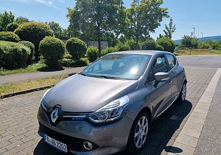 Renault Clio // 8xbereift (Winter&Sommer auf Alu)