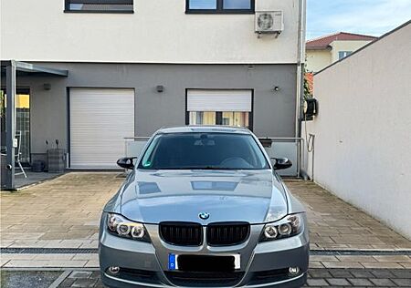 BMW 325i - E90-Apple CarPlay- ALPINE Lautsprecher