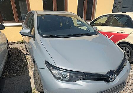 Toyota Auris Hybrid Team Deutschland 1,8-l-VVT-i Te...