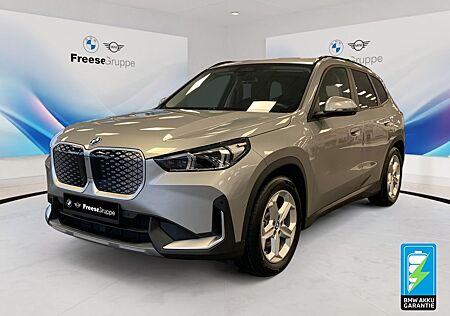 BMW iX1 xDrive30 STANDHZ PANO RFK HIFI XDRIVE LED BT