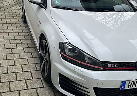 VW Golf Volkswagen 2.0 TSI DSG BMT GTI GTI
