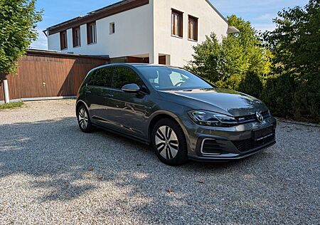 VW Golf Volkswagen 1.4 TSI DSG GTE - Anhängerkupplung